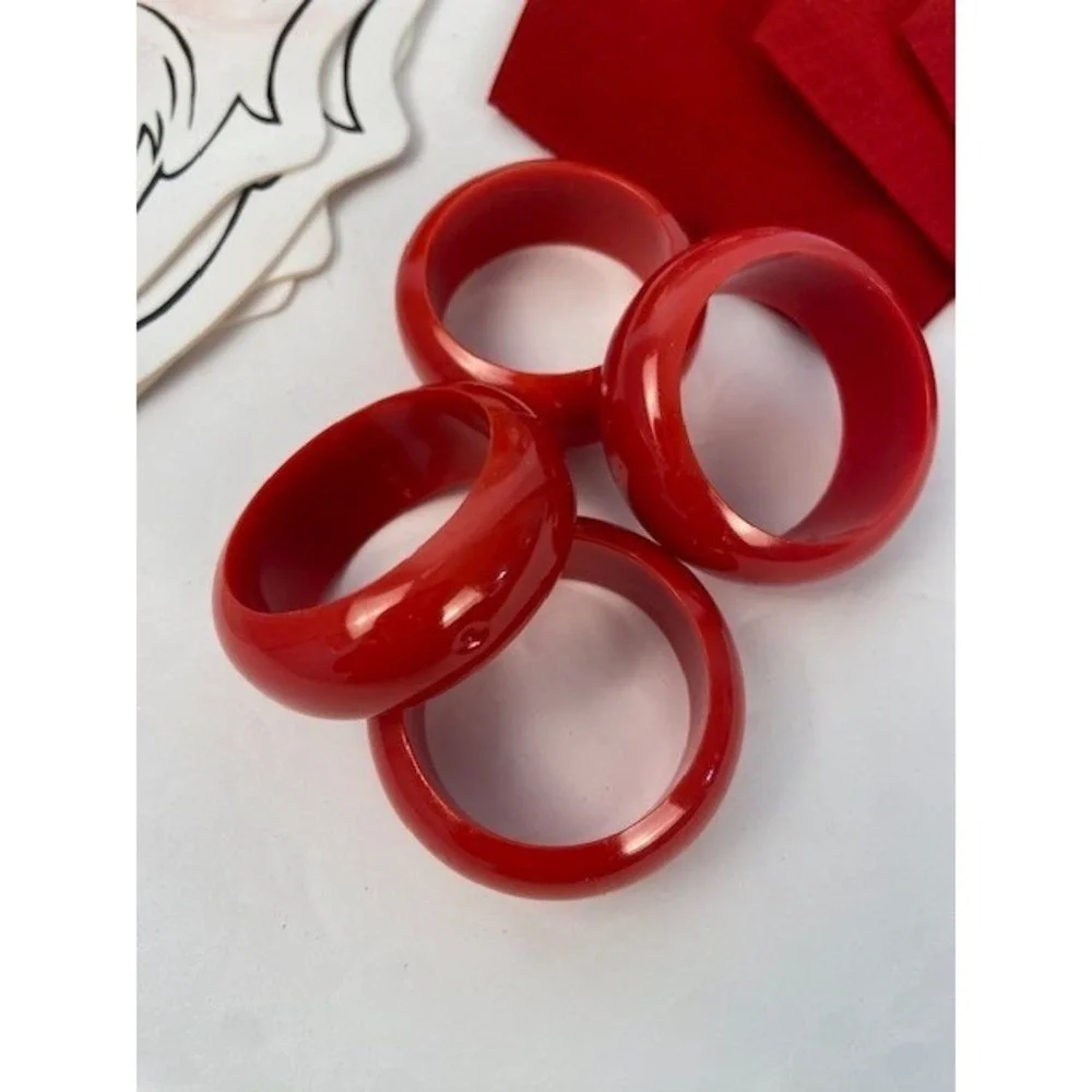 Vintage Table Fashion 12 Piece Christmas Set Santa Placemats Napkins Rings Red